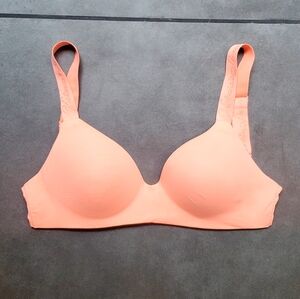 VS T-shirt Lightly Lined Wireless Bra 32DD